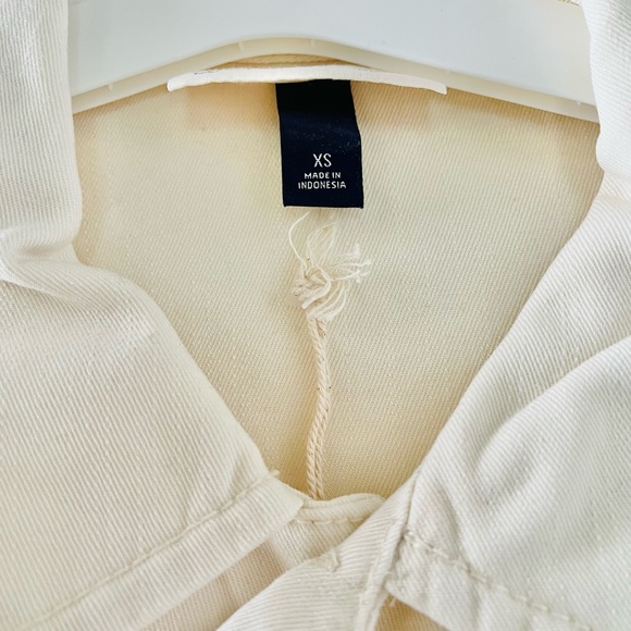 Universal Threads Cream Polo Button Up Polo Shirt / Shacket - Picture 4 of 4